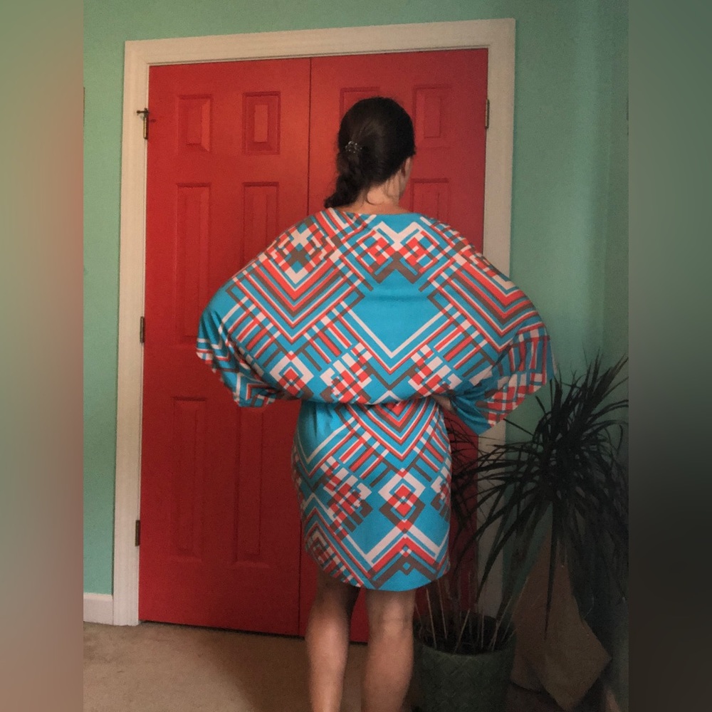 Jessica Simpson batwing dress - Picture 3 of 15